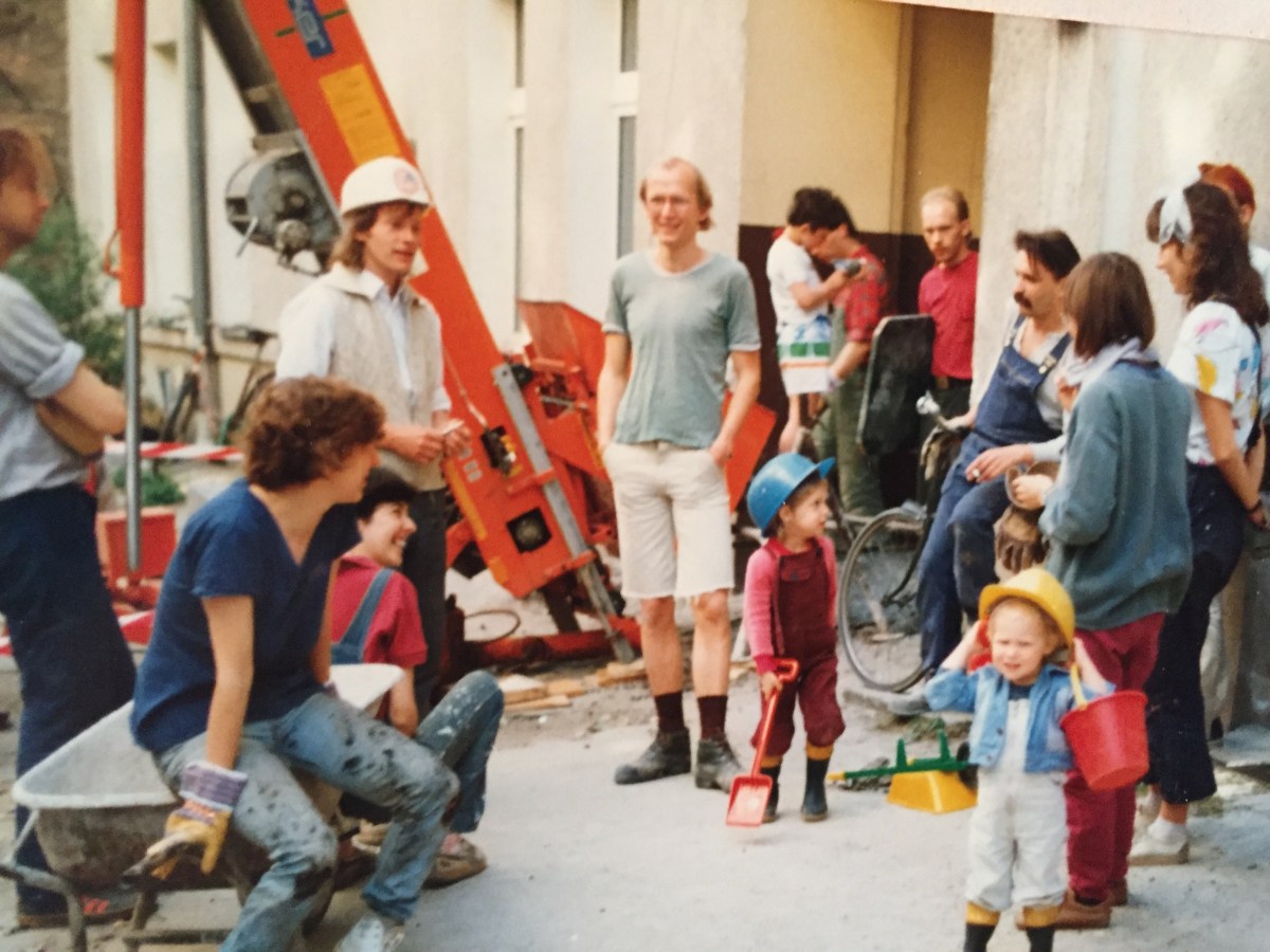 Als wir, die Hausgemeinschaft „Hinterm&nbsp;Regenbogen“,