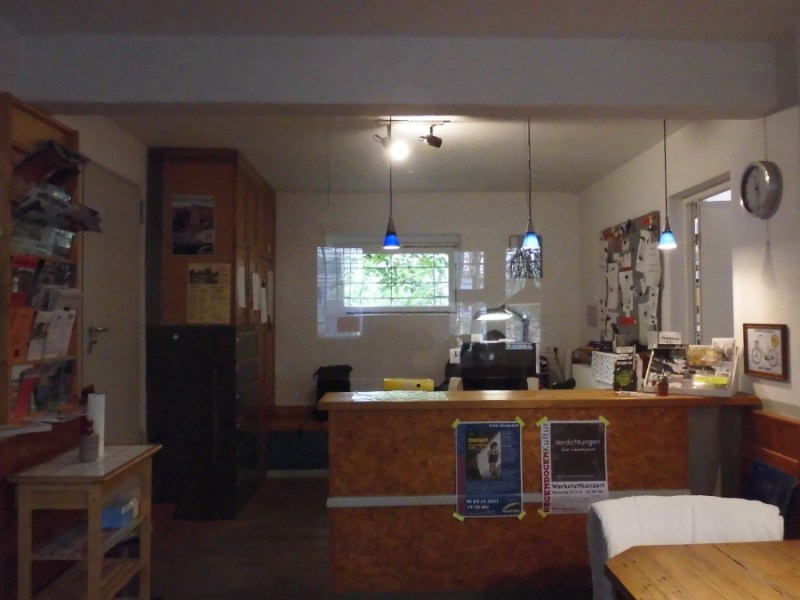 2002 | Einweihung der Hostel-Rezeption in den Räumen der ehemaligen&nbsp;Kita