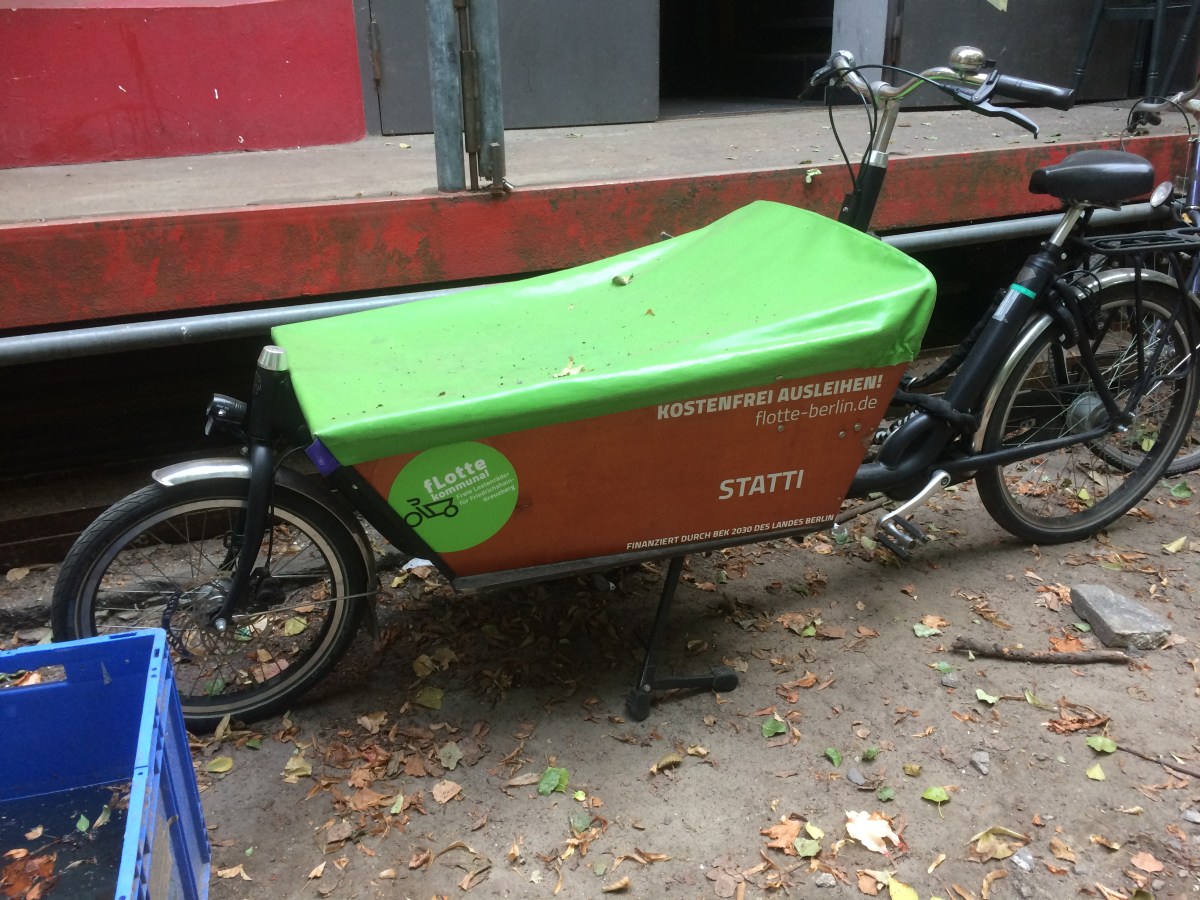 Seit einer Weile schon ansässig im RegenbogenHof: ein Lastenrad der&nbsp;fLotte!
